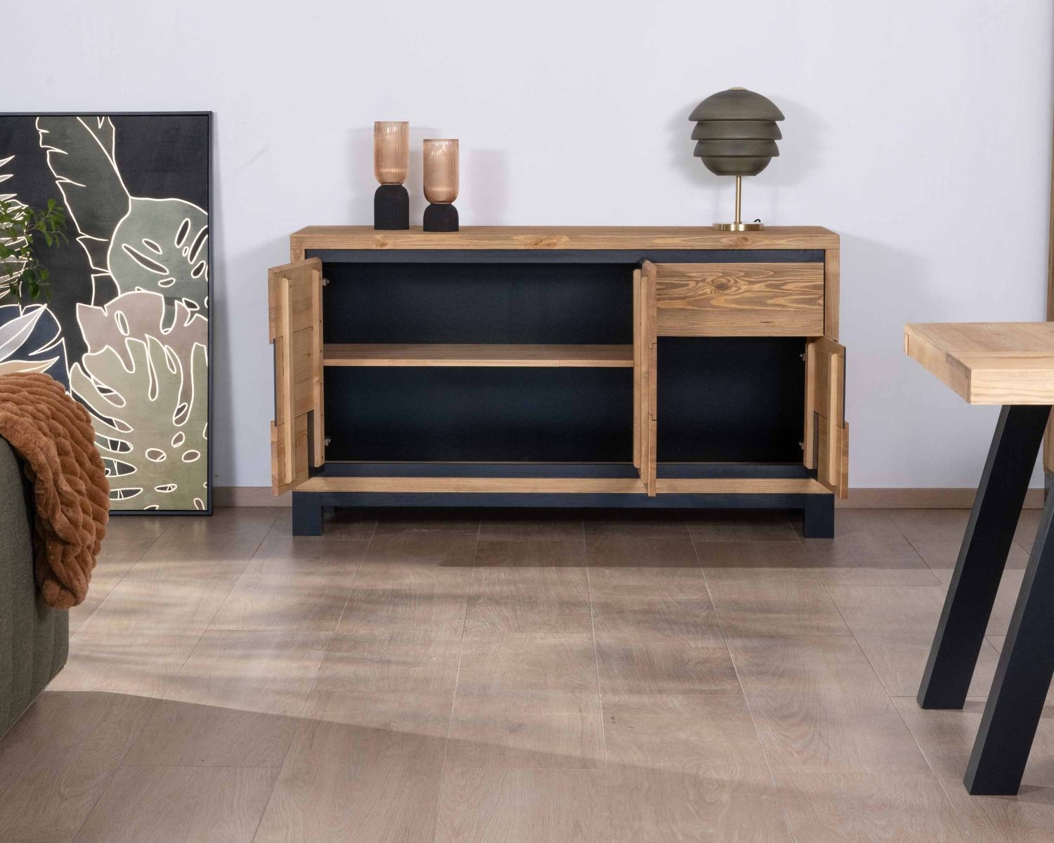 Credenza "Cubo" in pino spazzolato con motivo quadrato nero 153 cm