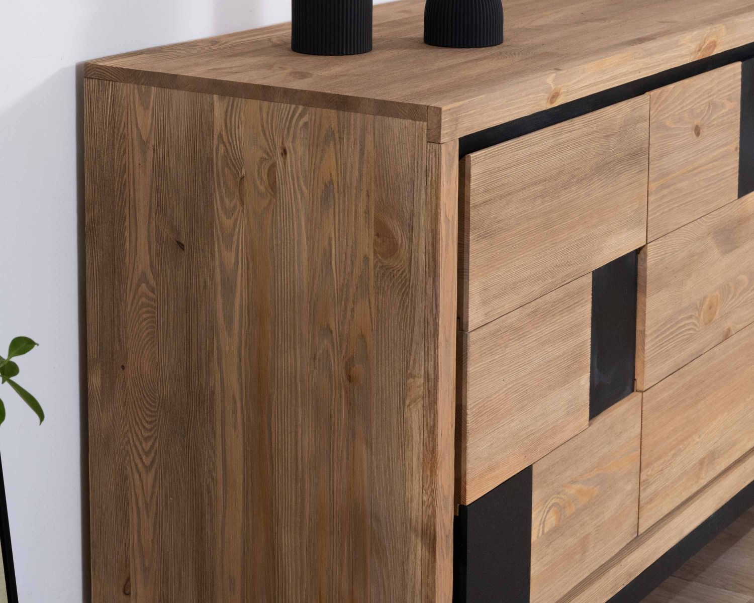 Credenza "Cubo" in pino spazzolato con motivo quadrato nero 153 cm