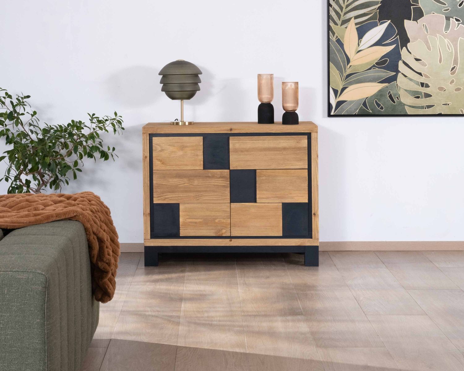 Cassettone "Cubo" in pino spazzolato con motivo quadrato nero