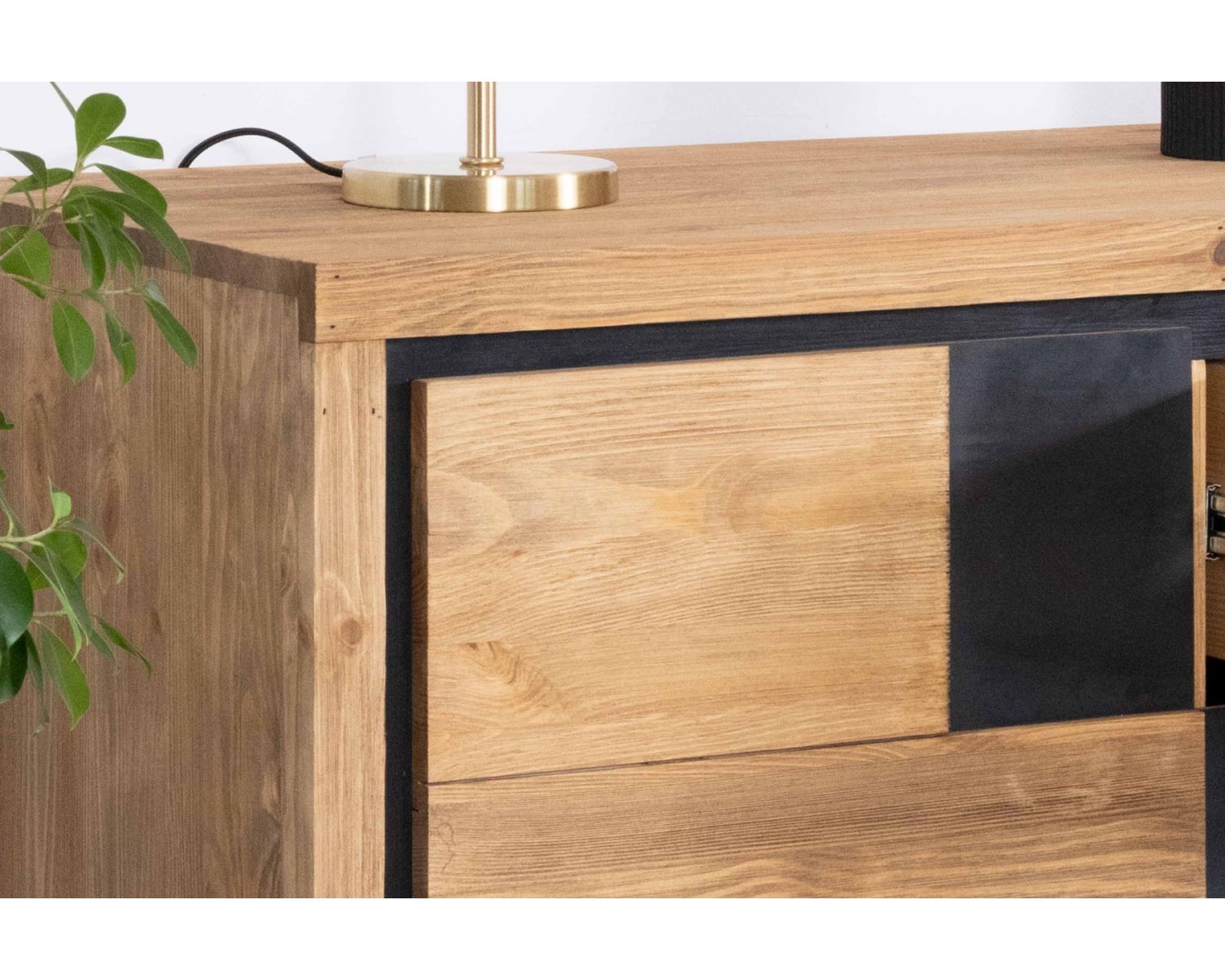 Credenza "Cubo" in pino spazzolato con motivo quadrato nero 153 cm