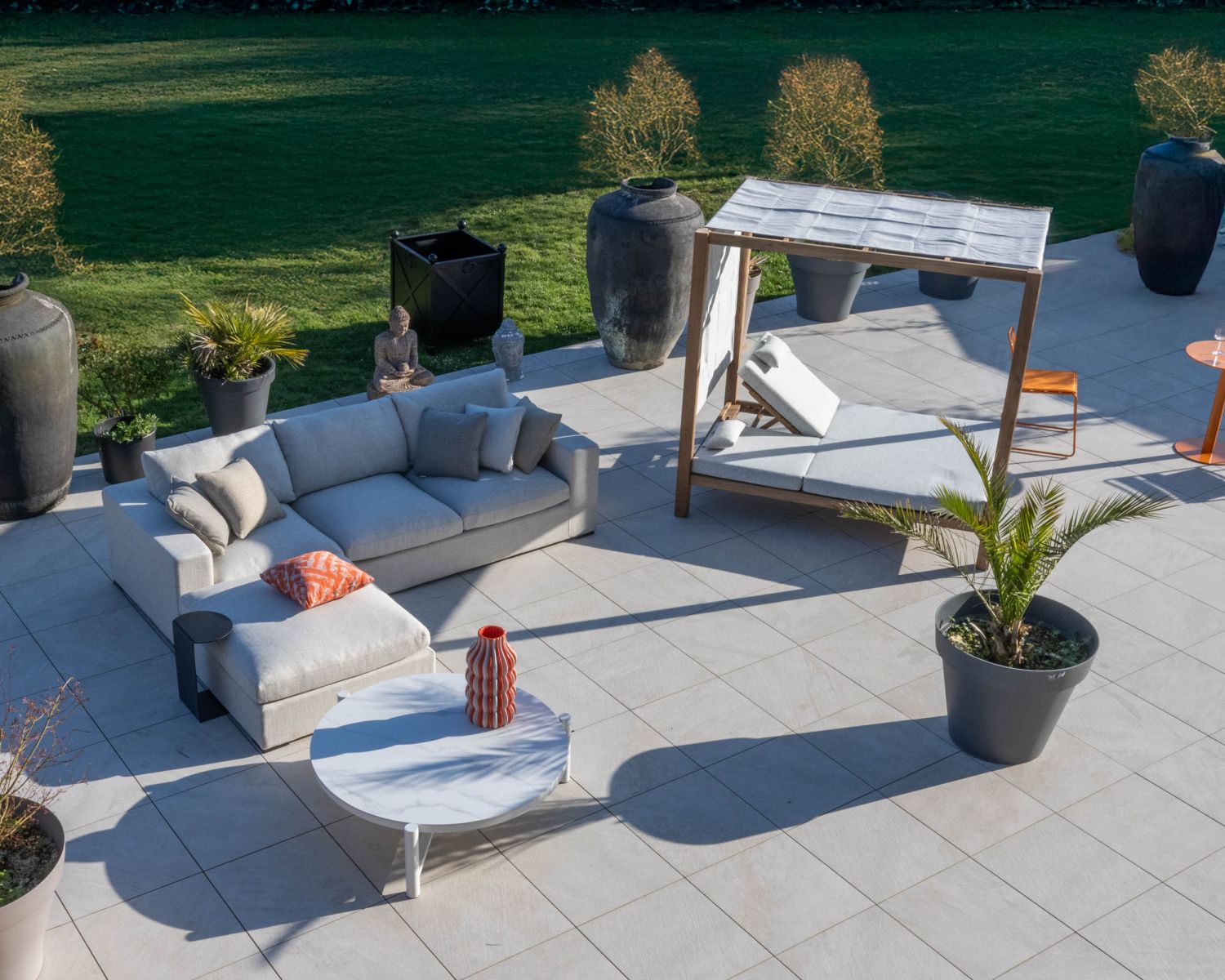 Letto da giardino "Eclipse" in teak e tessuto speciale per esterni grigio chiaro