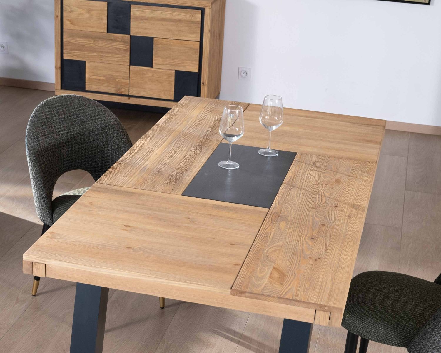 Tavolo da pranzo rettangolare contemporaneo "Cubo", 1,80 m, pino spazzolato