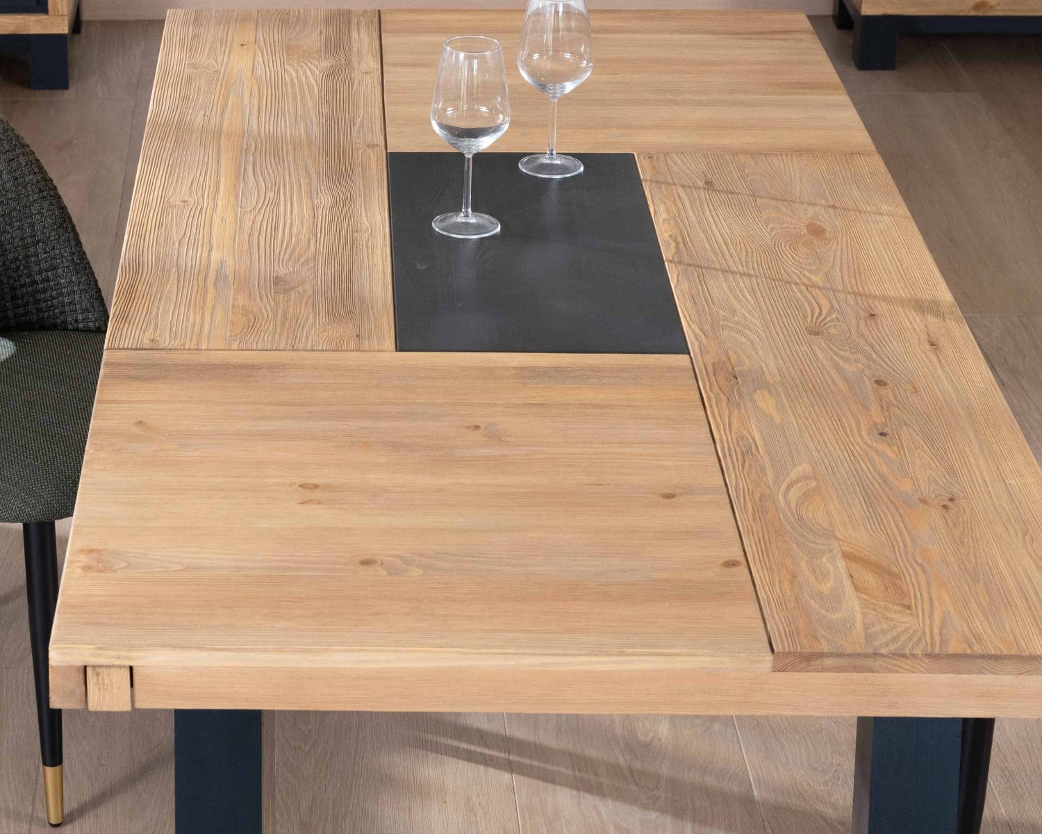 Tavolo da pranzo rettangolare contemporaneo "Cubo", 1,80 m, pino spazzolato