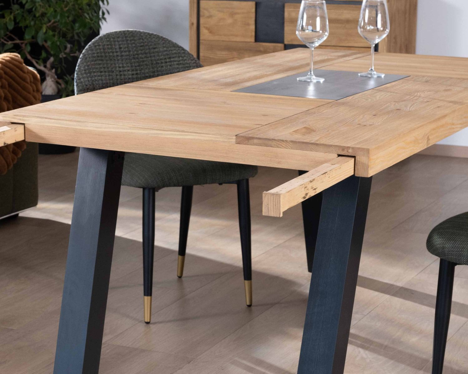 Tavolo da pranzo rettangolare contemporaneo "Cubo", 1,80 m, pino spazzolato