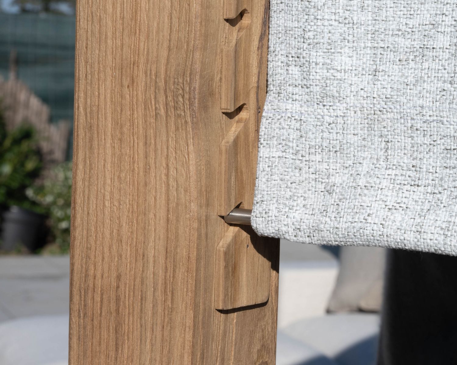 Letto da giardino "Eclipse" in teak e tessuto speciale per esterni grigio chiaro