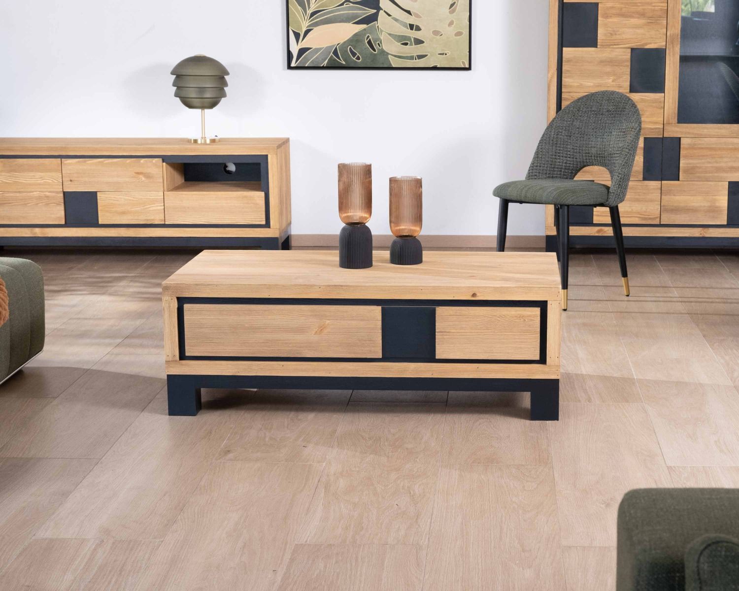 Mobile TV "Cubo" da 175 cm con frontale in pino spazzolato e motivo quadrato nero contemporaneo