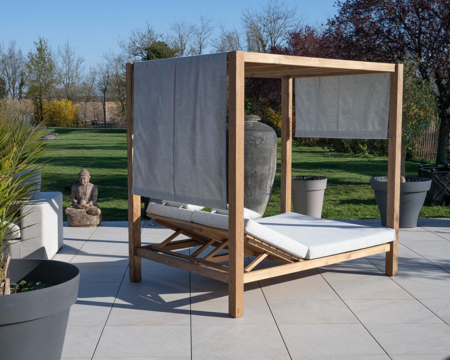Letto da giardino "Eclipse" in teak e tessuto speciale per esterni grigio chiaro