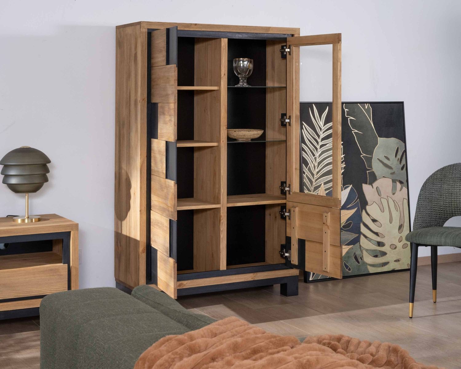 Credenza contemporanea smaltata in pino massiccio spazzolato con motivo quadrato "Cubo" nero