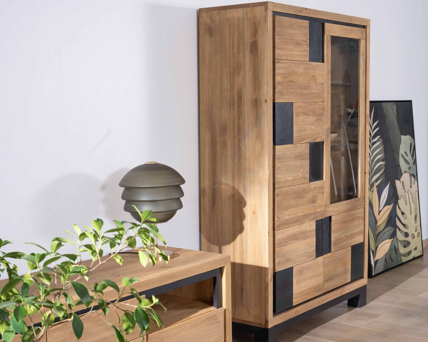 Credenza contemporanea smaltata in pino massiccio spazzolato con motivo quadrato "Cubo" nero