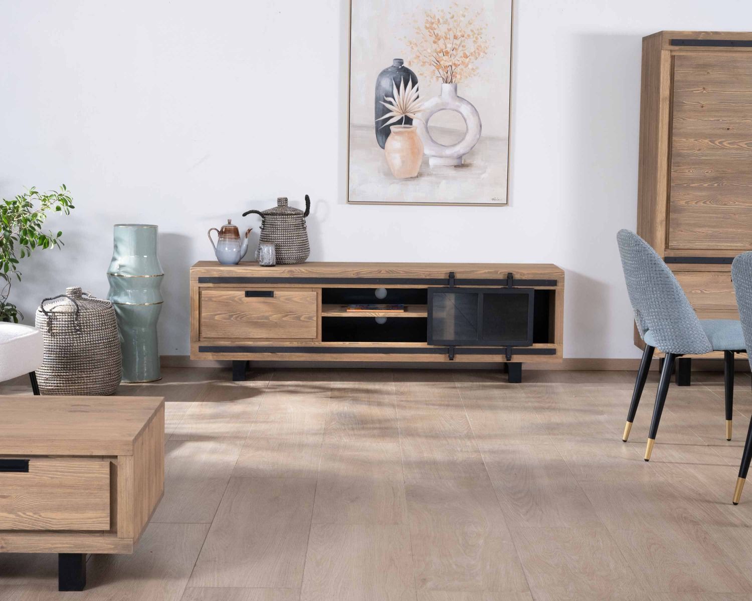 Grande panca TV contemporanea da 180 cm in pino spazzolato con porta scorrevole in vetro "Tolf