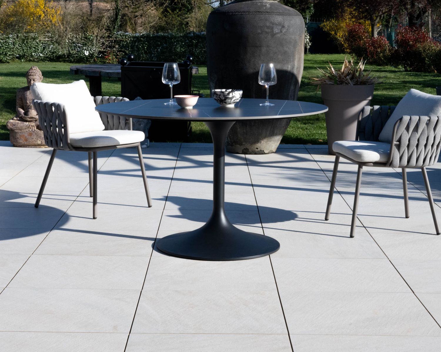 Tavolo rotondo "Saumur", 120 cm, nero, per esterni, in alluminio e ceramica