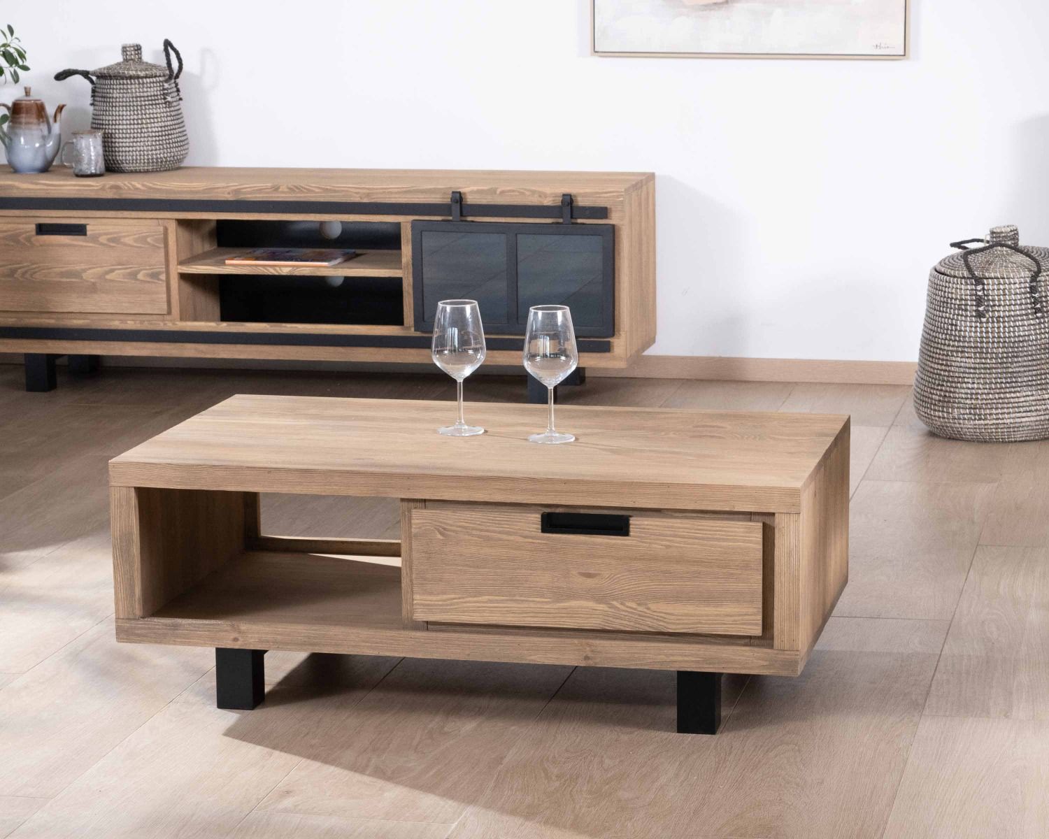 Tavolino "Tolf" da 110 cm con cassetto in pino spazzolato e metallo