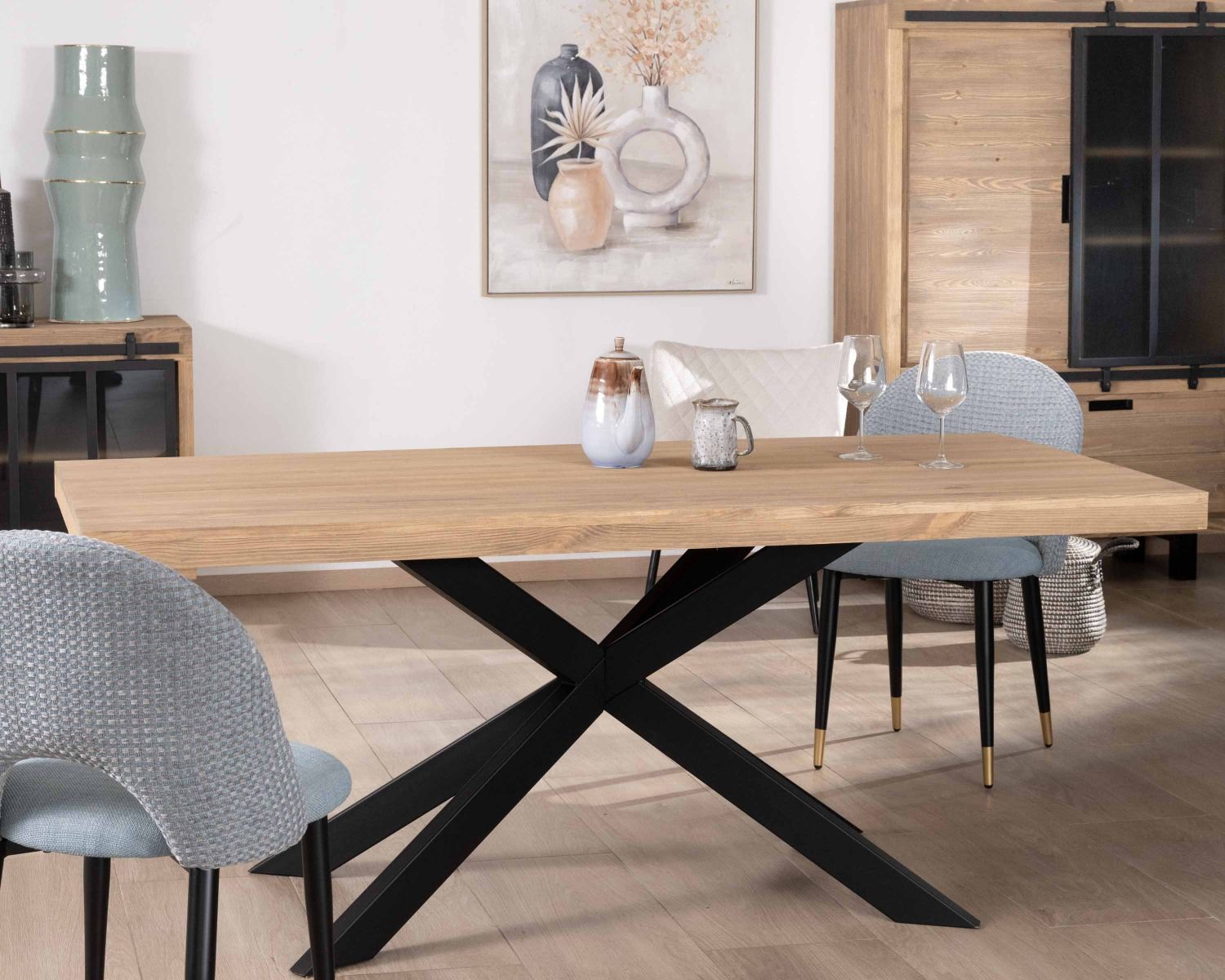 Tavolo da pranzo rettangolare "Tolf" da 180 cm in pino spazzolato con gambe Mikado in metallo nero