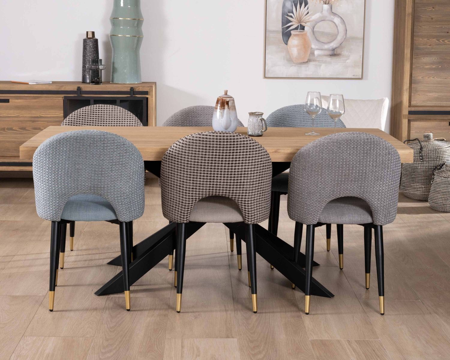 Tavolo da pranzo rettangolare "Tolf" da 180 cm in pino spazzolato con gambe Mikado in metallo nero