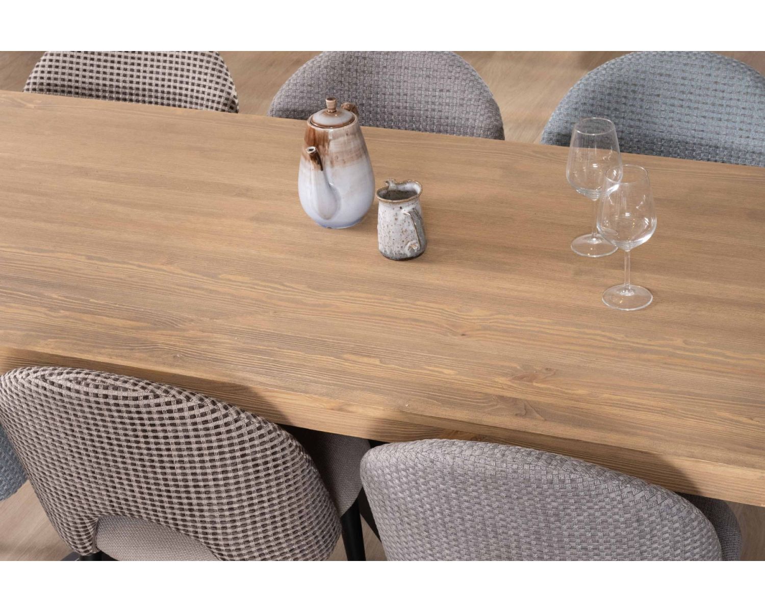 Tavolo da pranzo rettangolare "Tolf" da 180 cm in pino spazzolato con gambe Mikado in metallo nero