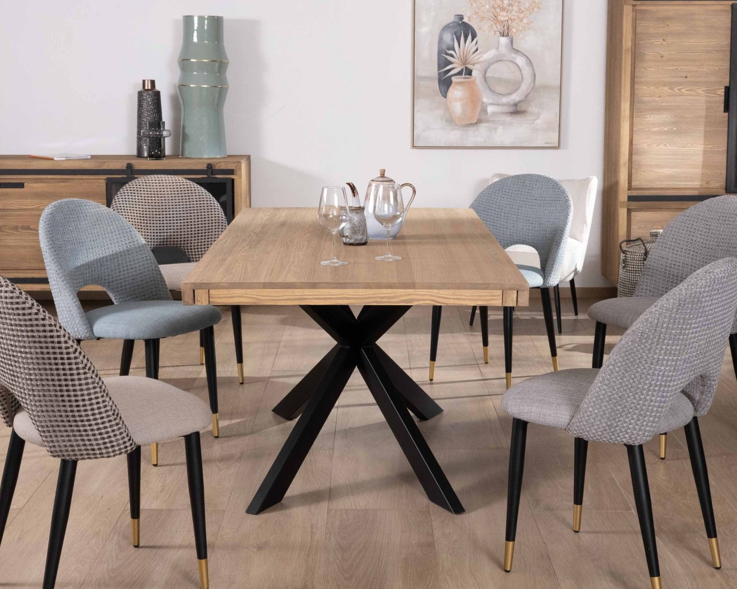 Tavolo da pranzo rettangolare "Tolf" da 180 cm in pino spazzolato con gambe Mikado in metallo nero