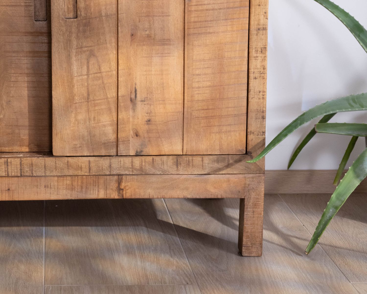 Buffet scorrevole a 4 ante "Aruna" in legno massiccio di mango, stile etnico chic