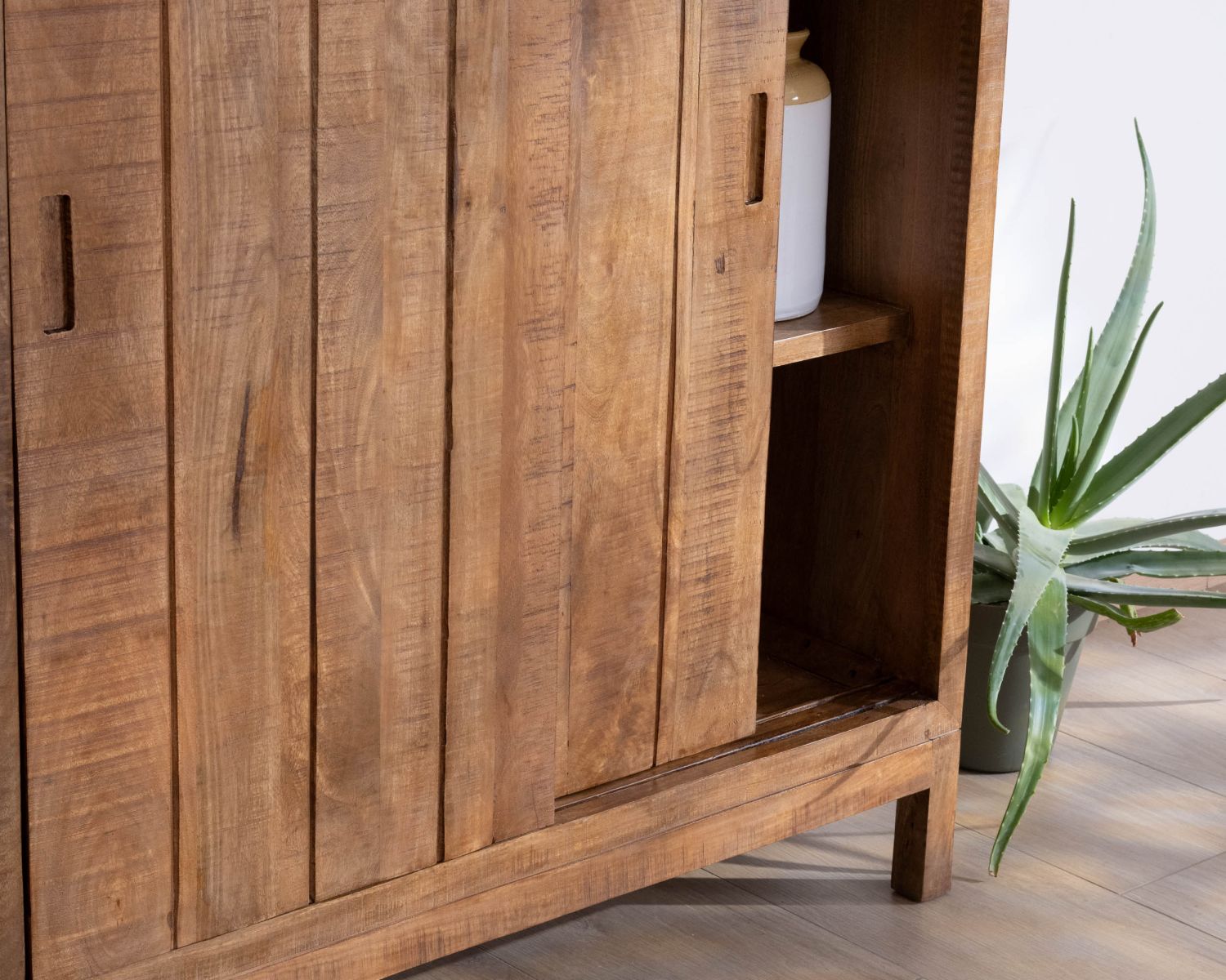 Credenza in mango massiccio "Aruna" con 2 ante scorrevoli, stile caldo