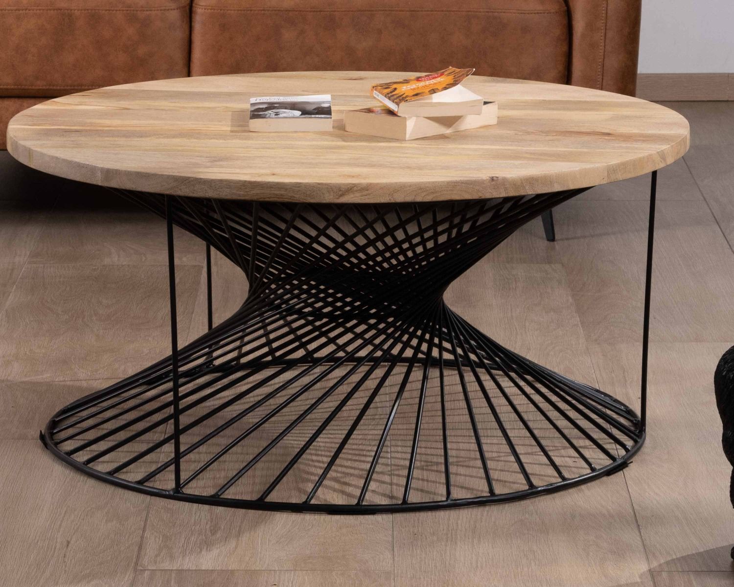 Tavolino rotondo in mango "Twist" con base in metallo ritorto