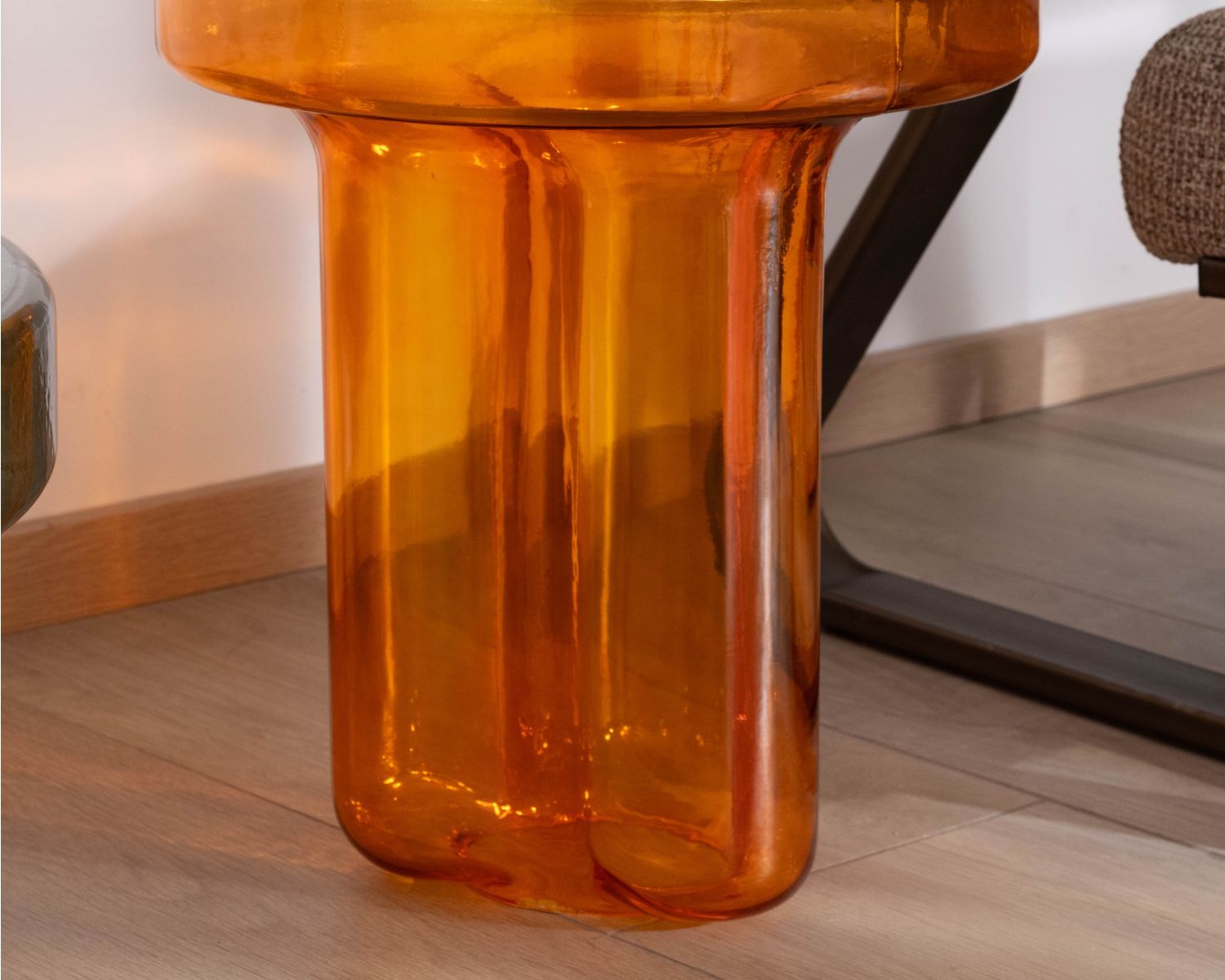 Tavolino in vetro colorato arancione in stile vintage "Cyléa"