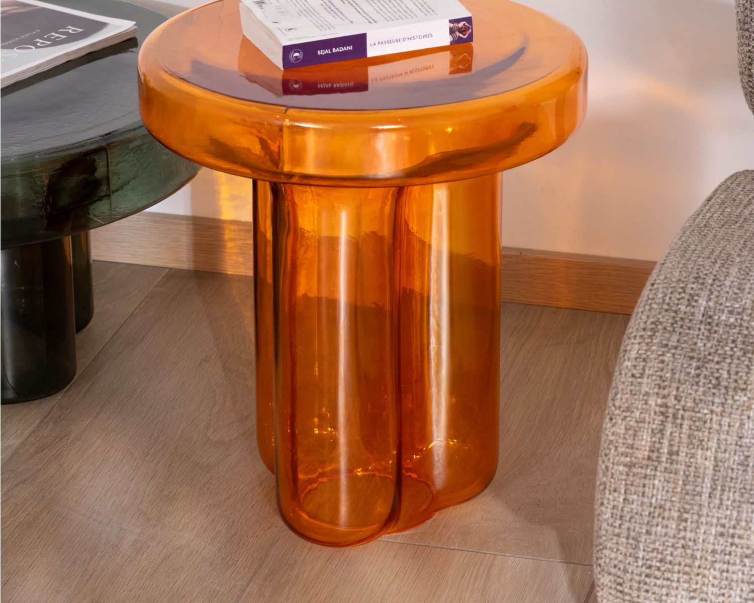 Tavolino in vetro colorato arancione in stile vintage "Cyléa"