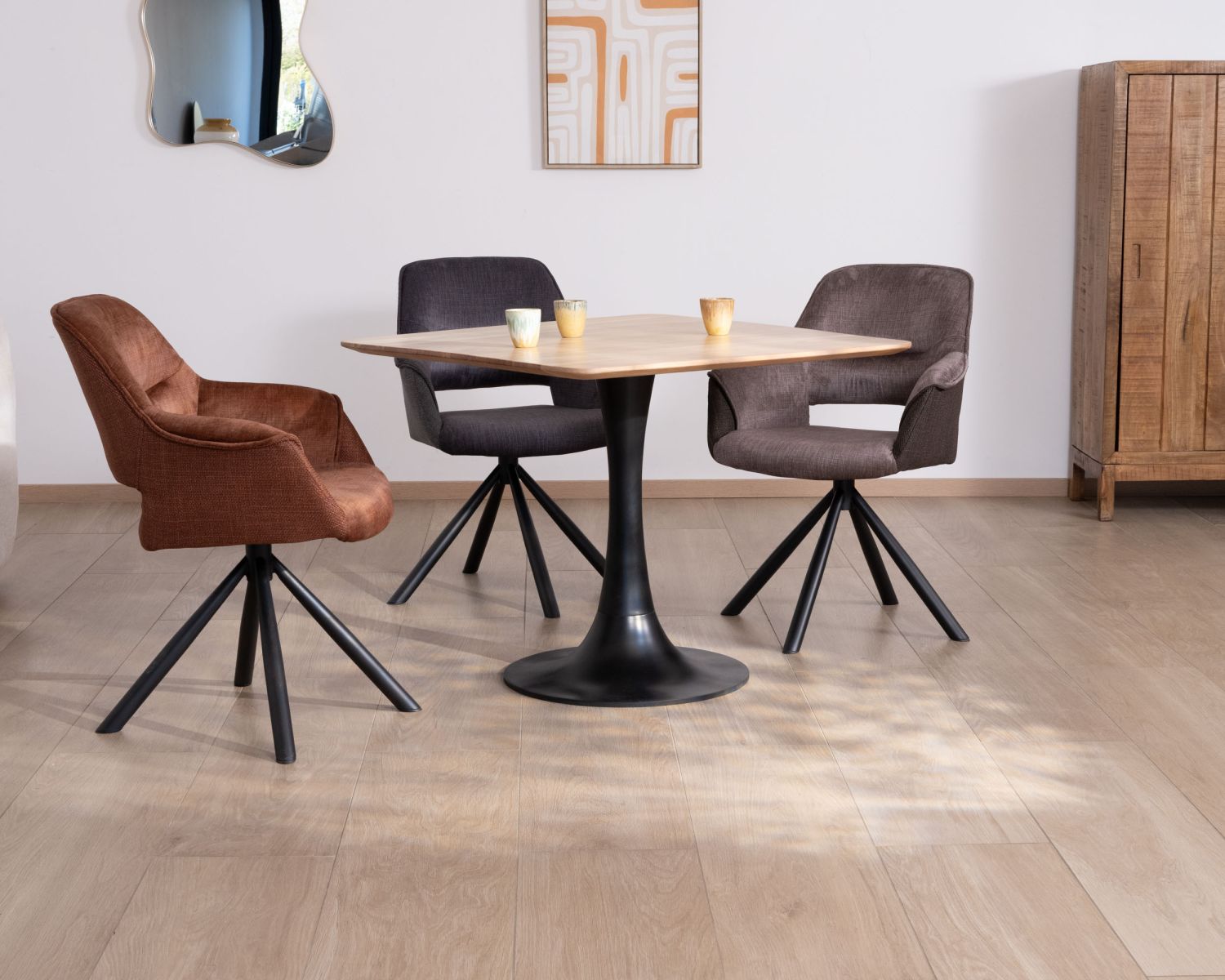 Tavolo quadrato da 90 cm in stile bistrot "Piccadilly" in acacia con gamba a tulipano in metallo