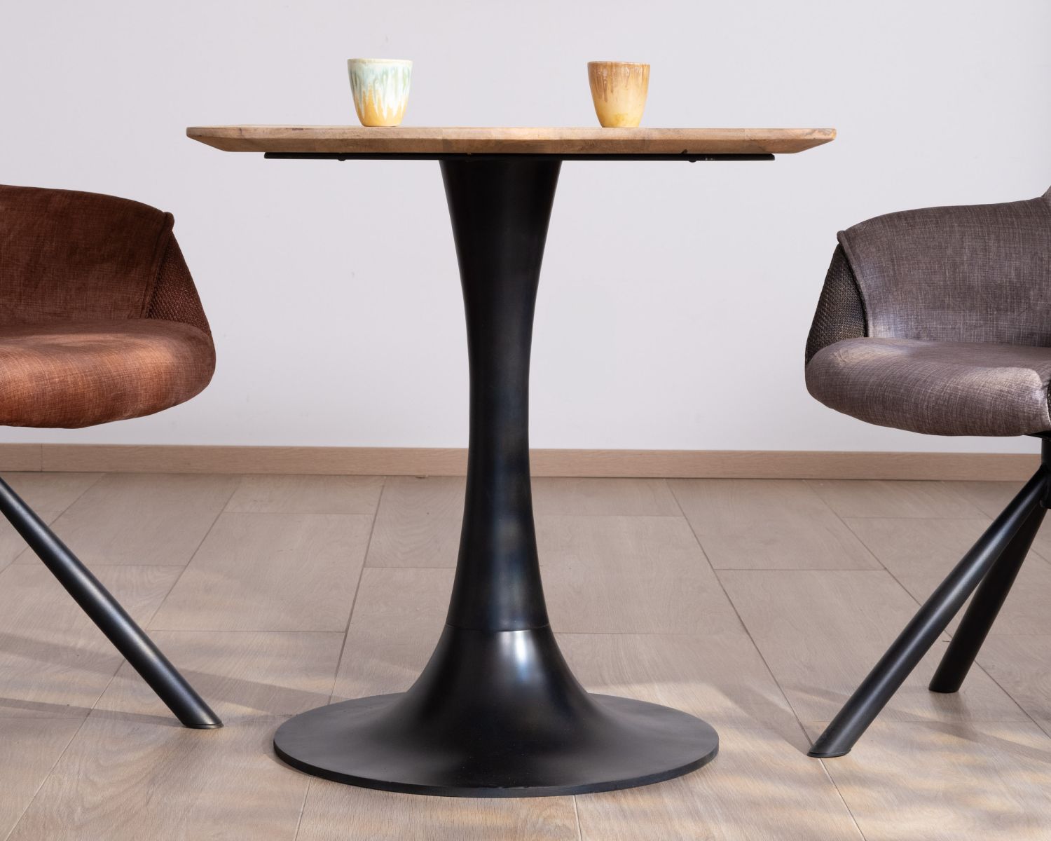 Tavolo quadrato stile bistrot "Piccadilly" in mango naturale da 70 cm