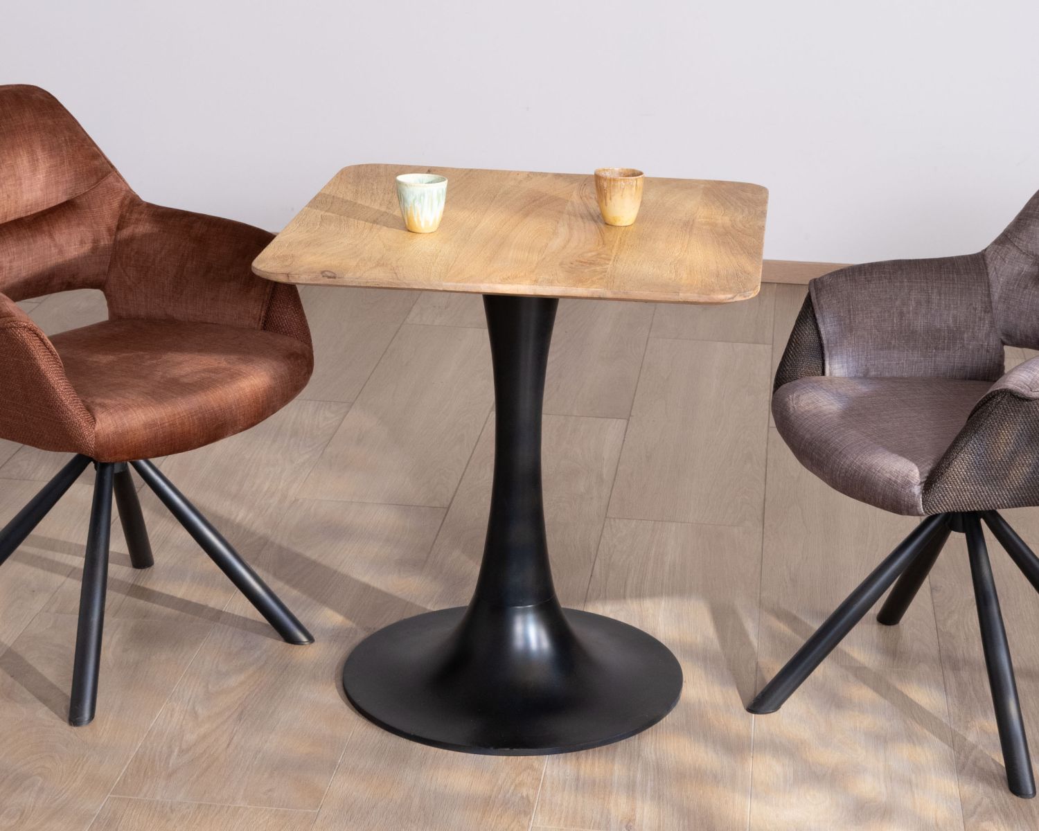 Tavolo quadrato stile bistrot "Piccadilly" in mango naturale da 70 cm