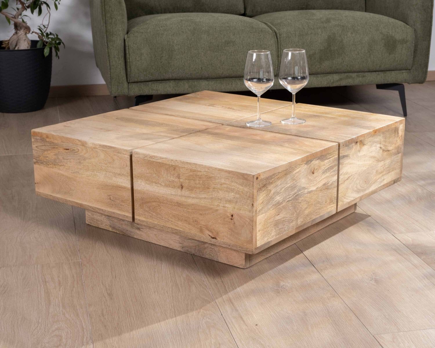 Tavolino quadrato "Pablo" in legno massiccio naturale, stile contemporaneo