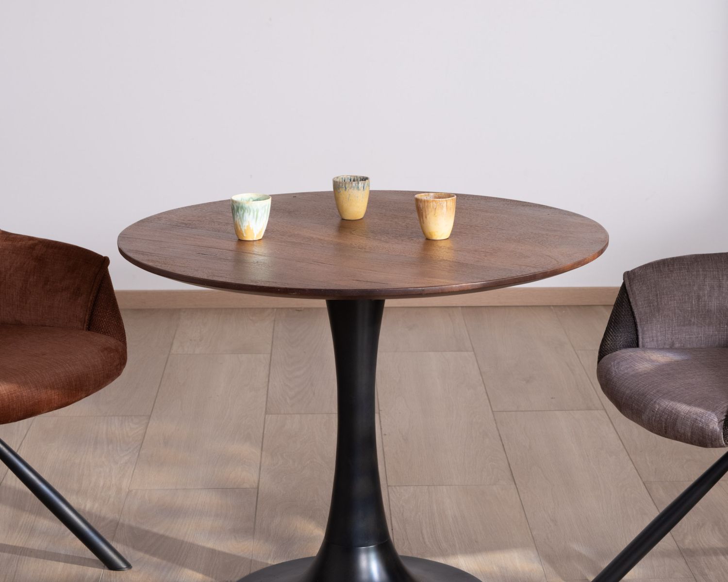 Tavolo rotondo da bistrot "Piccadilly" da 90 cm con gamba a tulipano in metallo nero