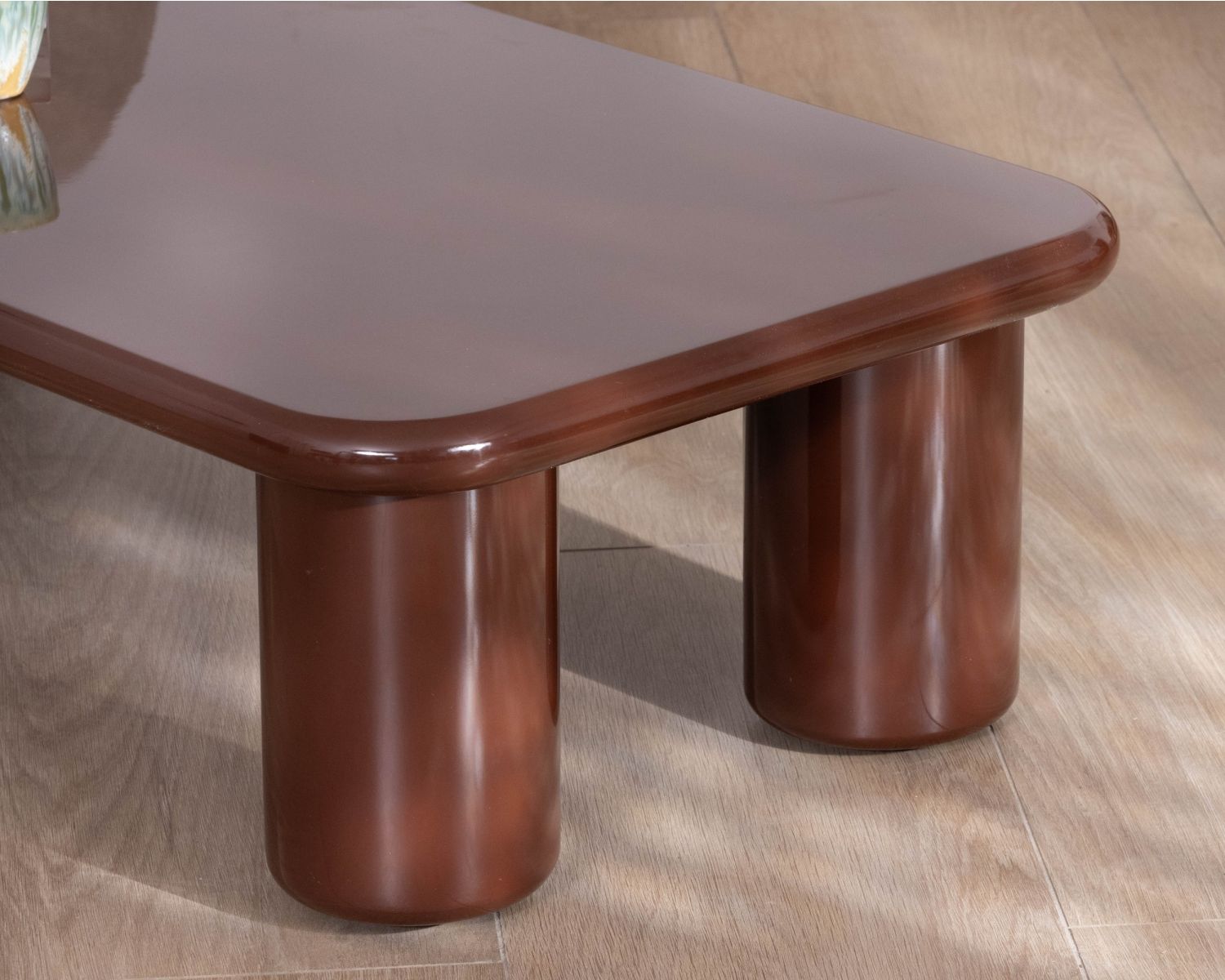 Tavolino rettangolare con finitura laccata lucida "Cyléa"