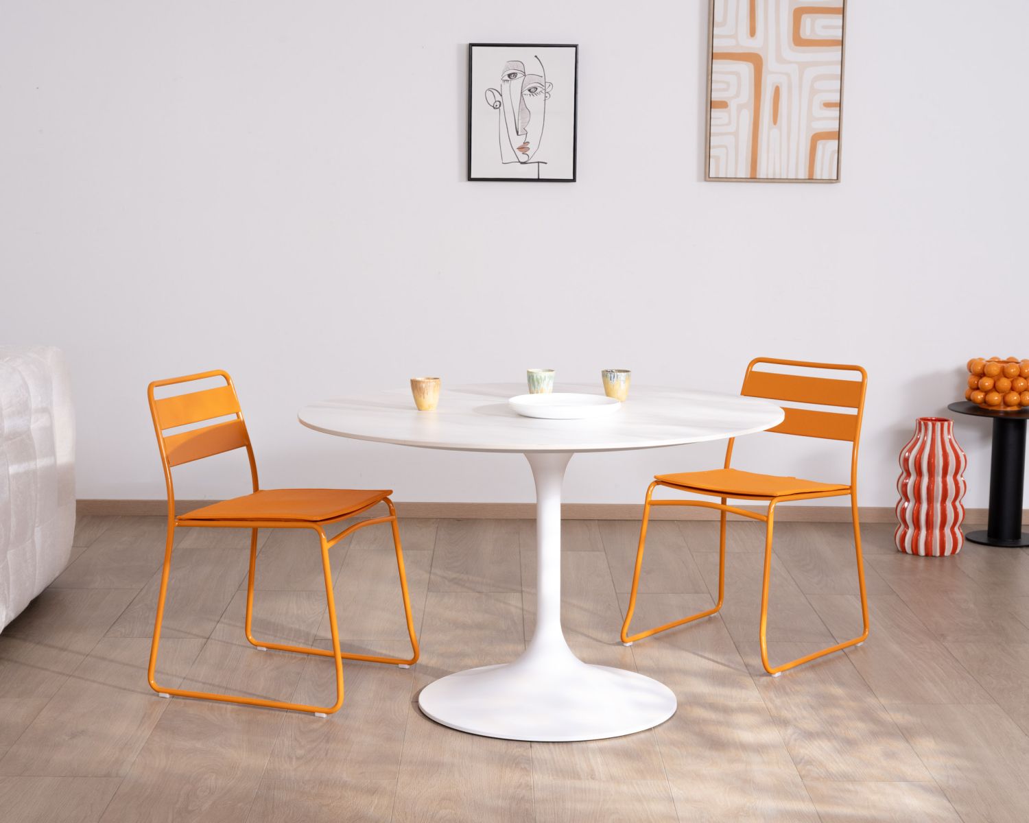 Tavolo rotondo "Saumur" bianco da 120 cm, in alluminio e ceramica, per uso esterno