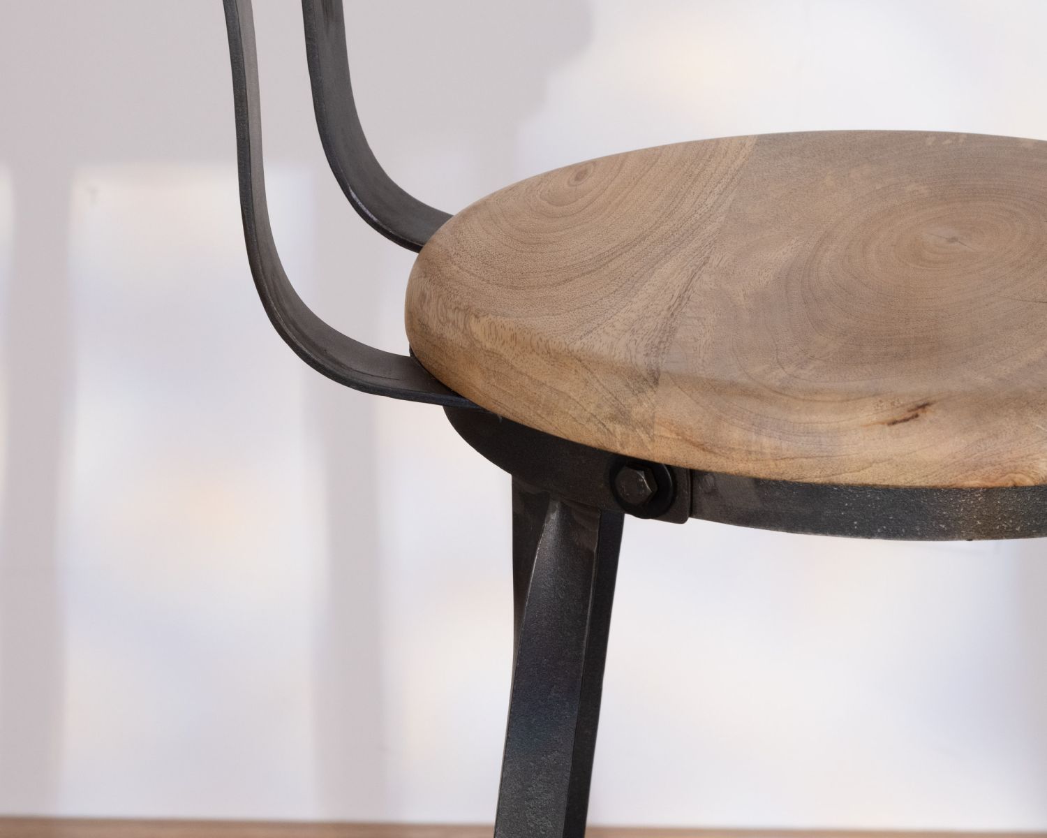 Sedia da bar "Atelier grey" in metallo e legno grigio antico, altezza 110 cm