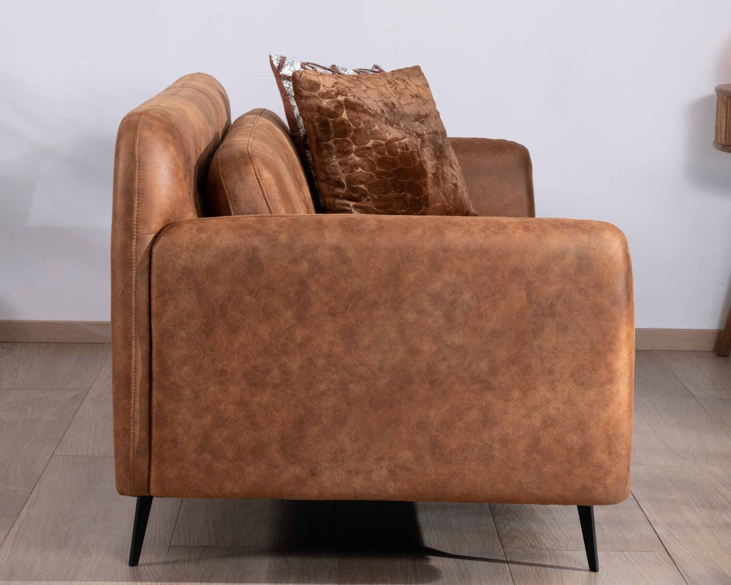 Divano a due posti "Memphis" in avana