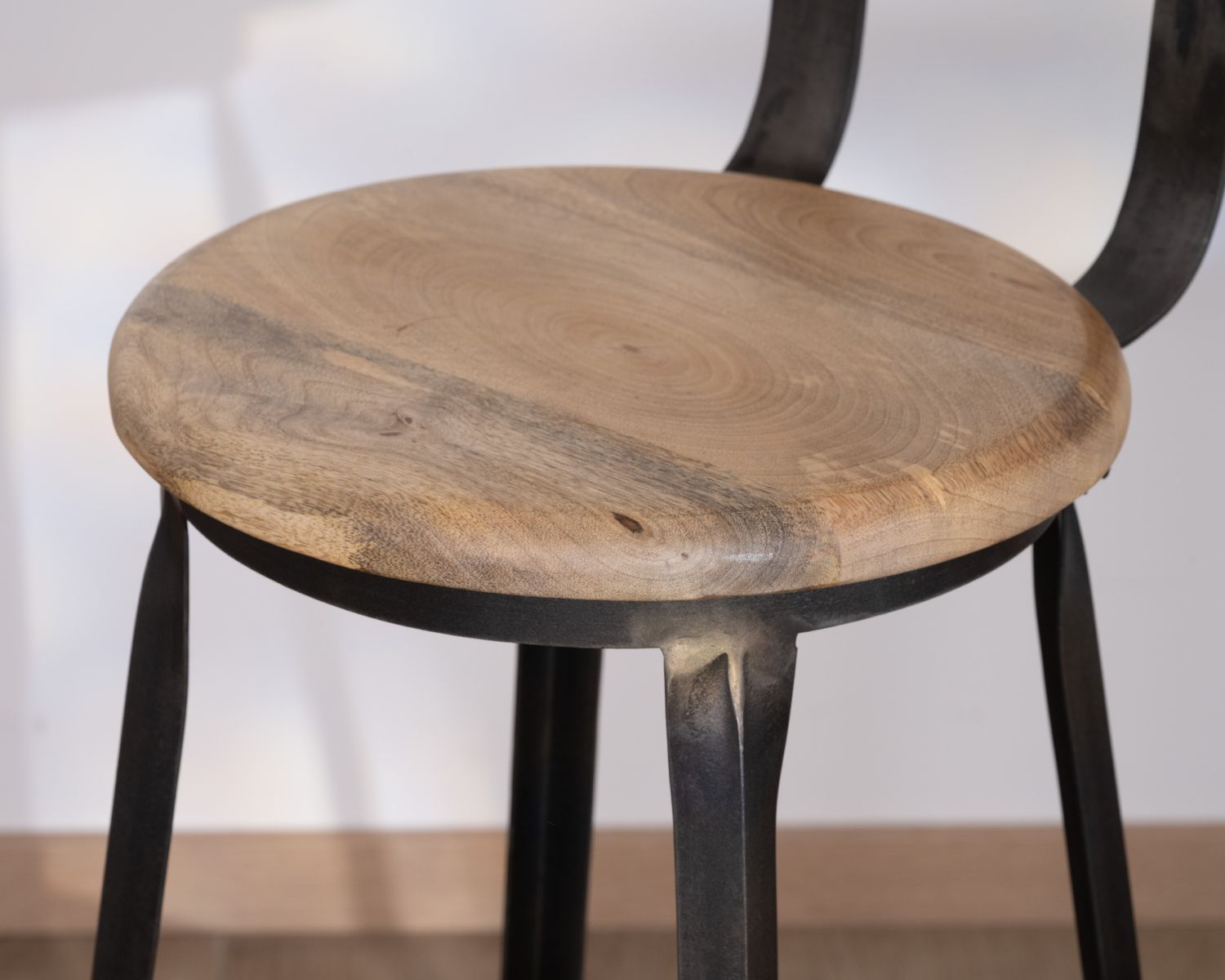 Sedia da bar "Atelier grey" in metallo e legno grigio antico, altezza 110 cm