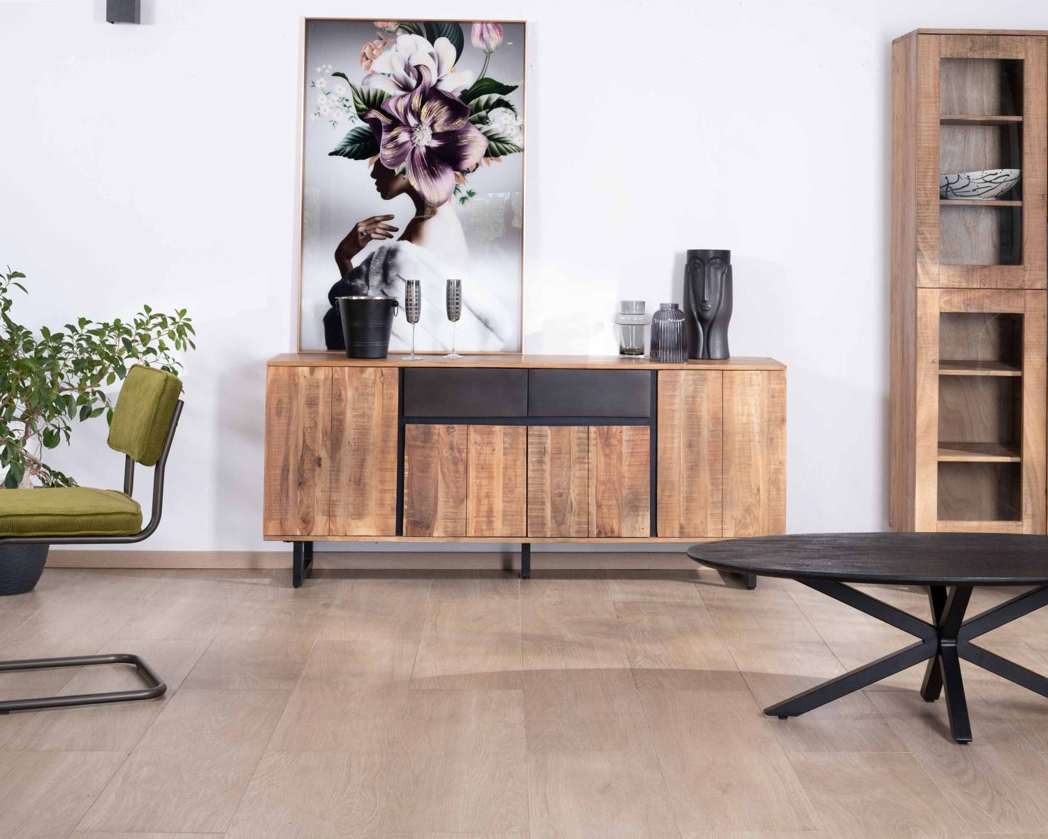 Credenza in acacia di 175 cm con 2 cassetti e gambe "Bennett" in metallo nero