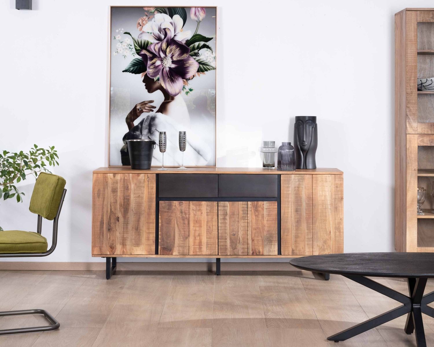 Credenza in acacia di 175 cm con 2 cassetti e gambe "Bennett" in metallo nero