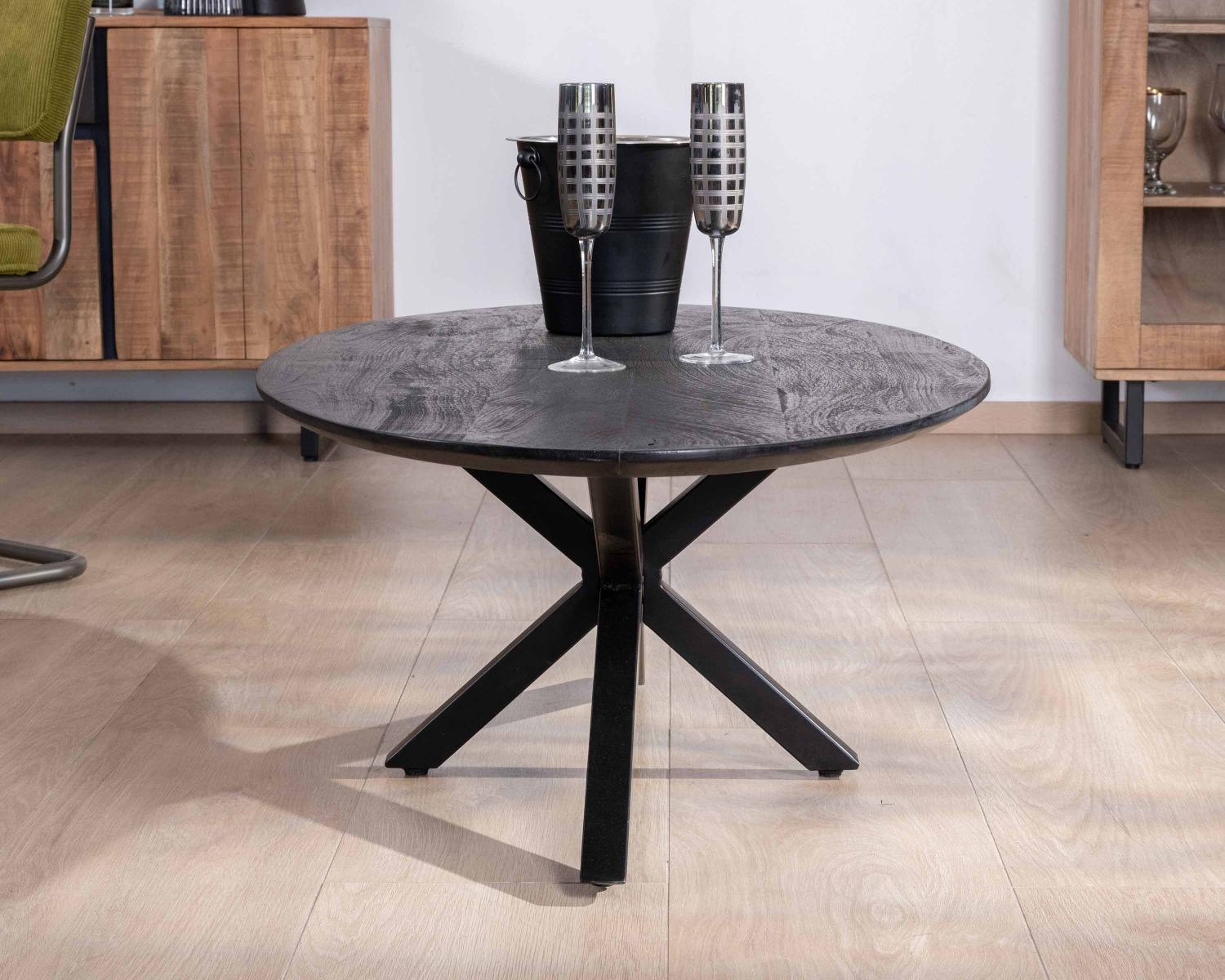 Tavolino nero "Pisa" con piano a ellisse in mango massiccio sabbiato e gambe in metallo 3D