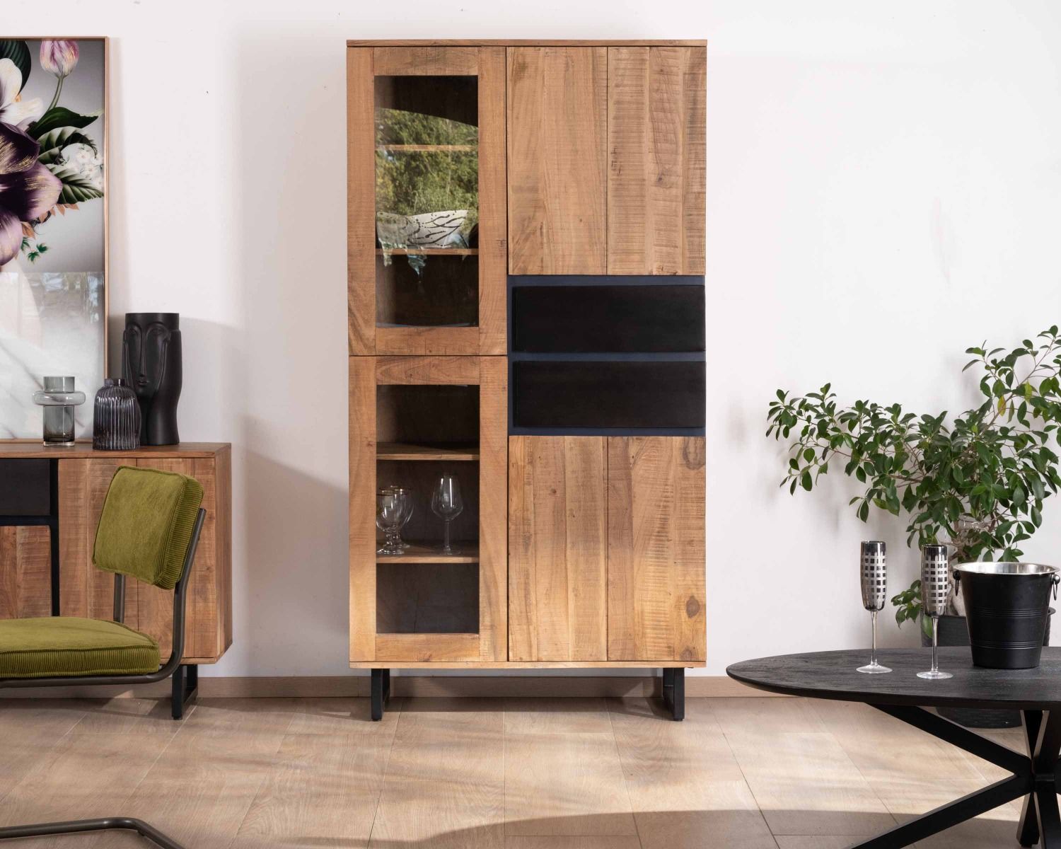 Mobile portavivande contemporaneo "Bennett" in acacia con ante in vetro e cassetti neri