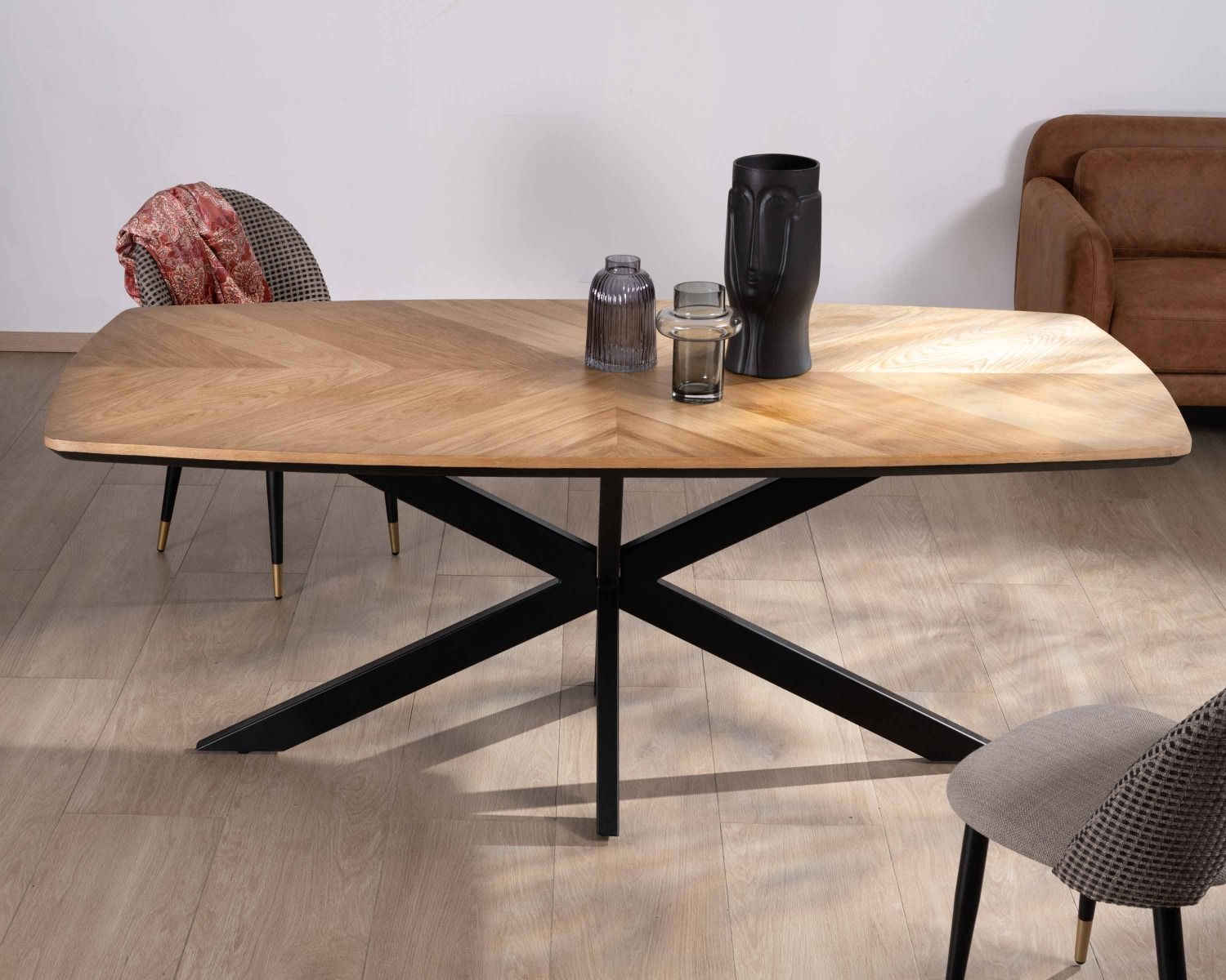 Tavolo da pranzo "Toledo" da 200 cm a forma di barca impiallacciato in rovere con finitura smussata nera