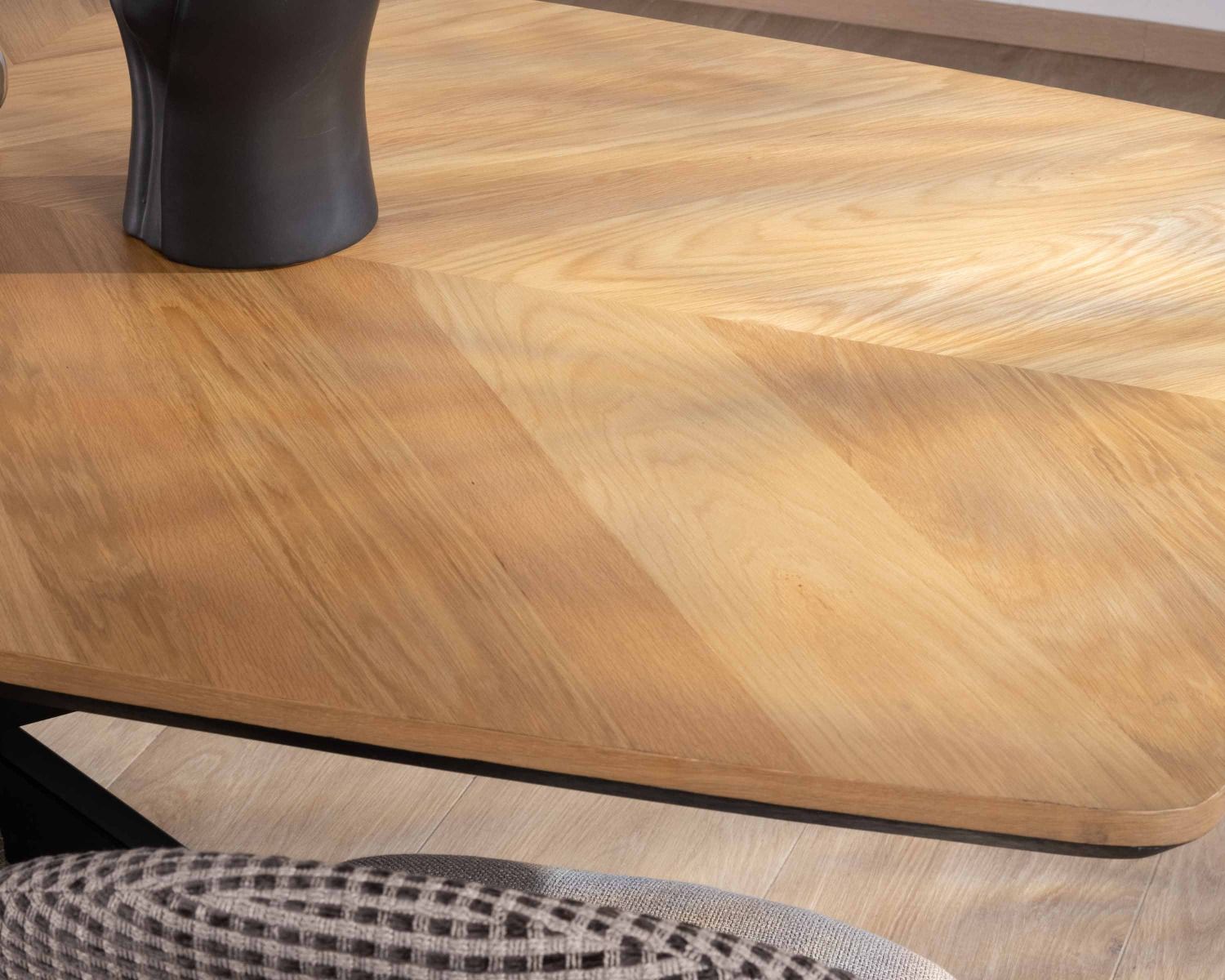 Tavolo da pranzo "Toledo" da 200 cm a forma di barca impiallacciato in rovere con finitura smussata nera