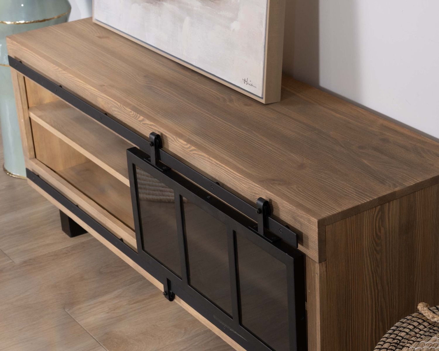 Mobile TV contemporaneo "Tolf" da 140 cm in pino spazzolato con anta scorrevole in vetro