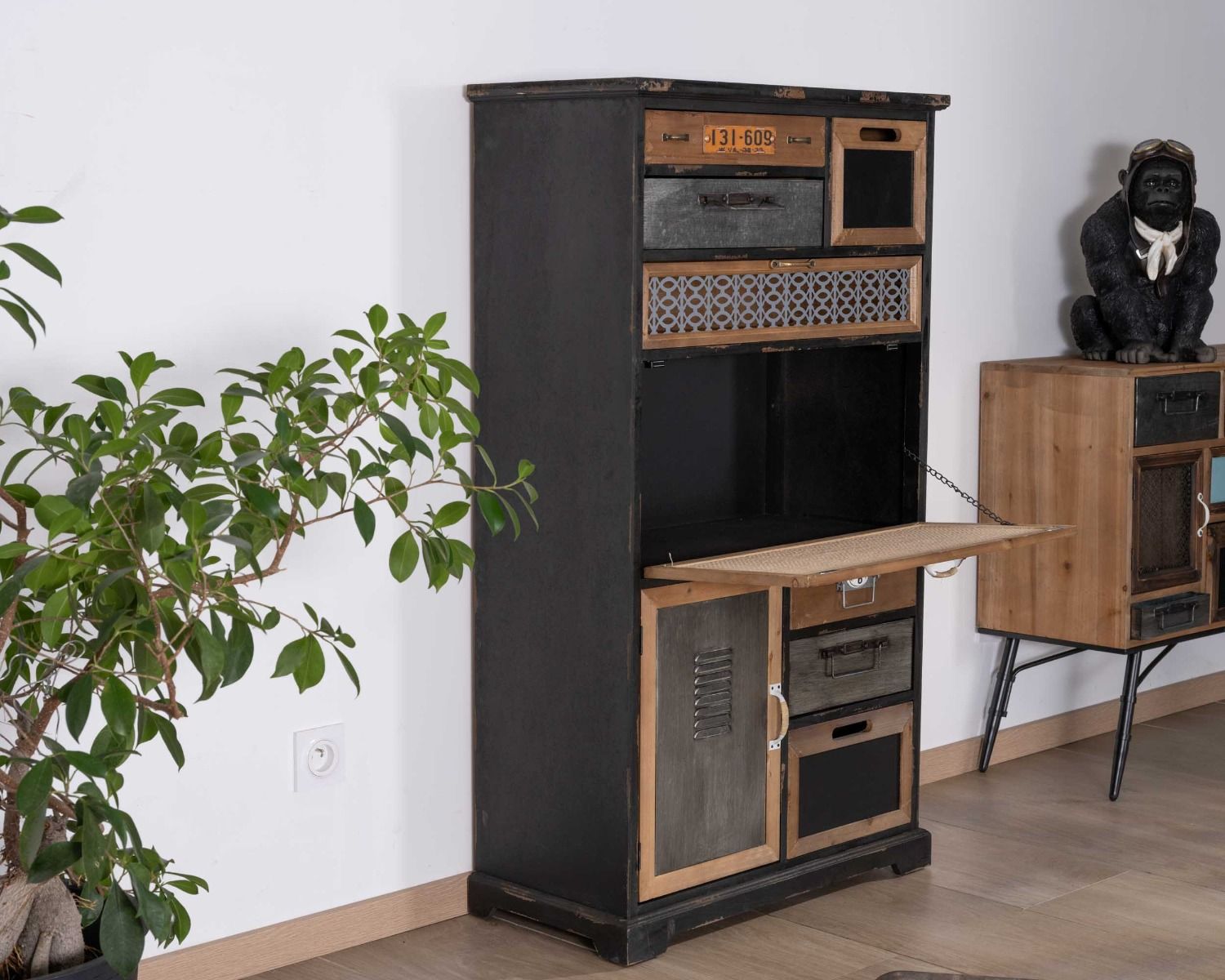 Credenza in abete massiccio "Mélimélo Indus" con cassetti e frontali decorativi