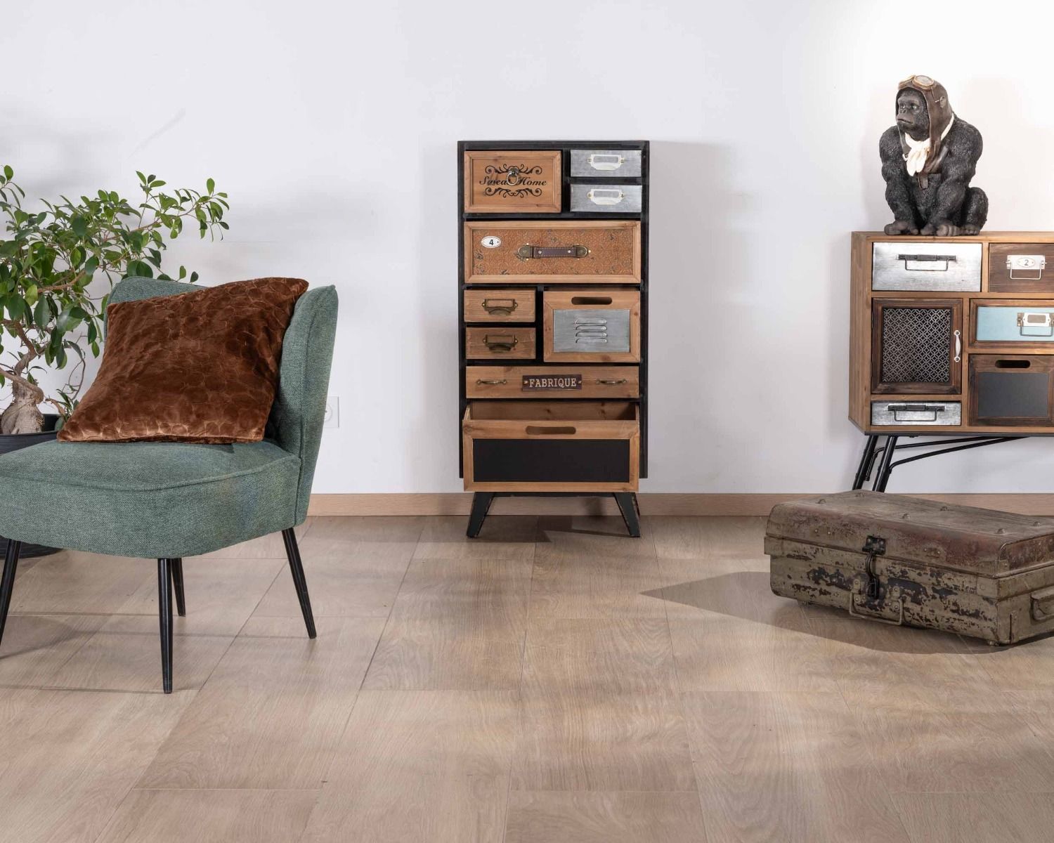 Cassettiera verticale in abete nero e frontali decorati "Mélimélo Indus"