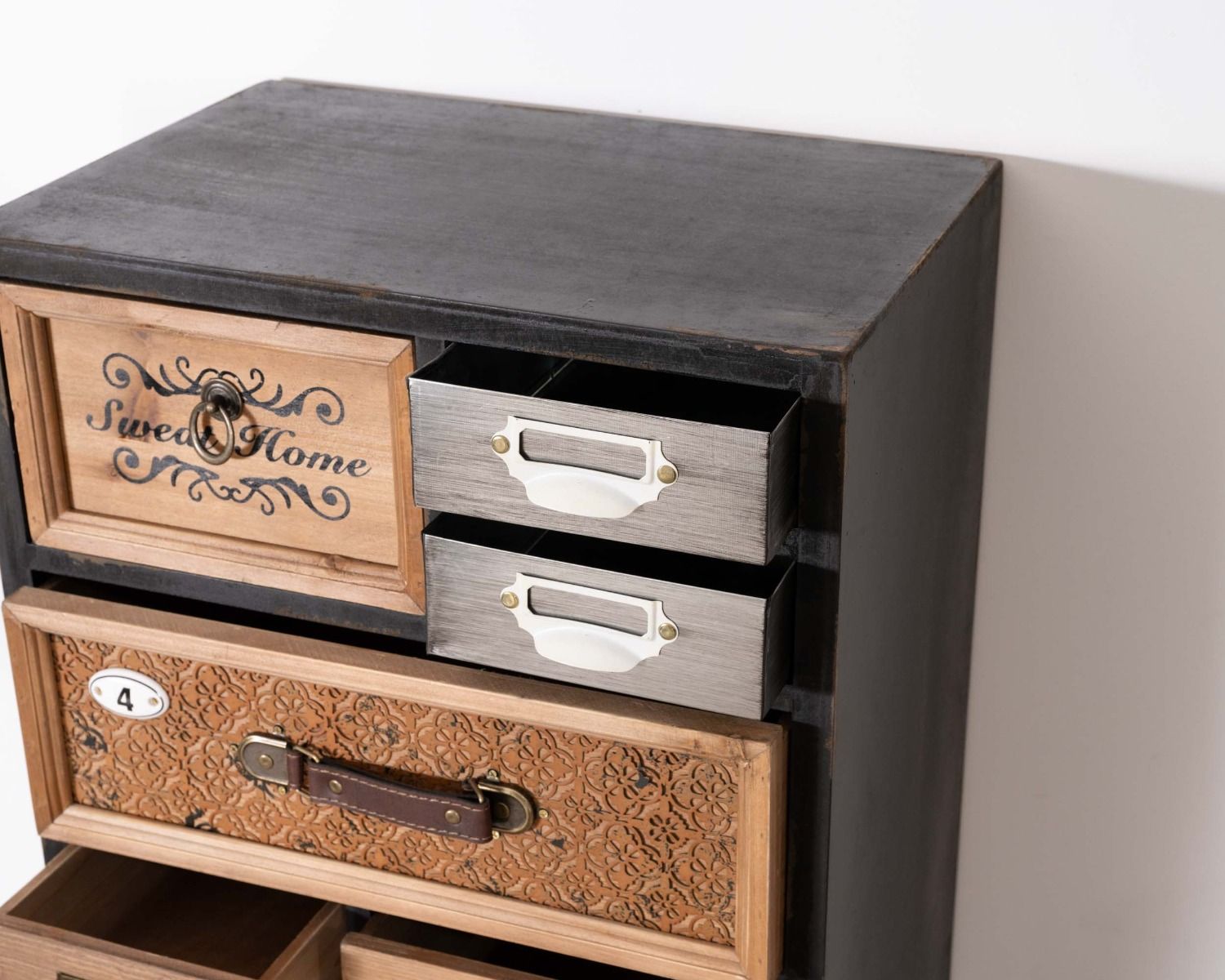 Cassettiera verticale in abete nero e frontali decorati "Mélimélo Indus"