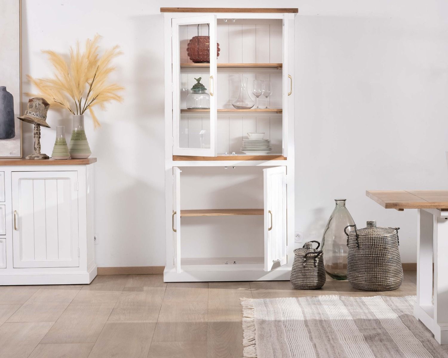 Piccola cristalliera in acacia bianca "Trégastel" con ante in vetro