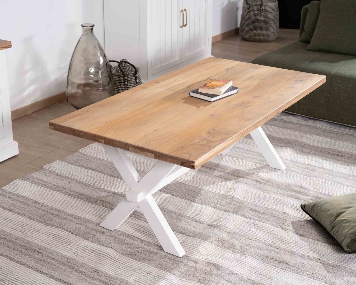 Tavolino rettangolare in acacia "Trégastel" con gambe bianche in stile country