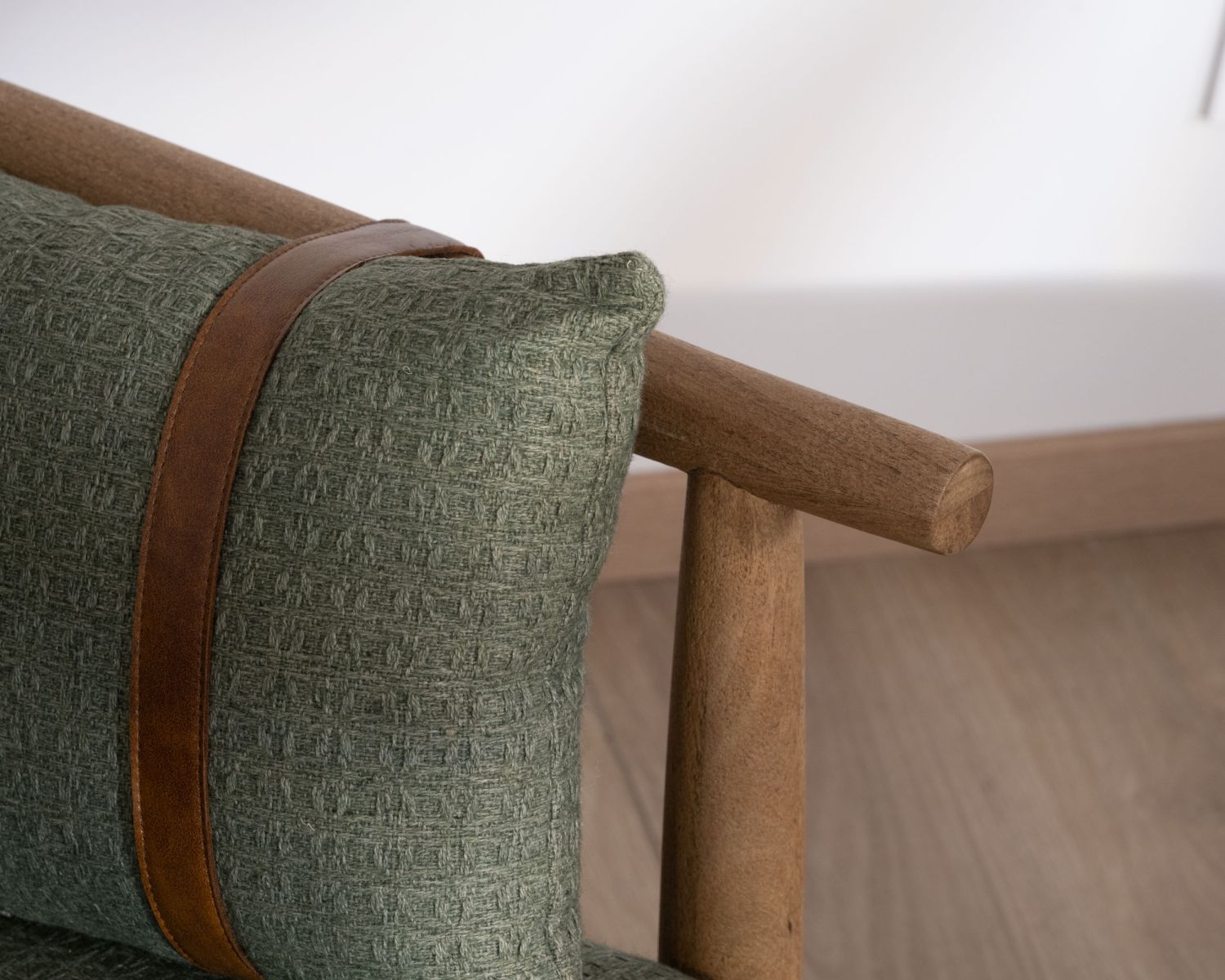 Poltrona in stile etnico "Plume" in tessuto goffrato kaki