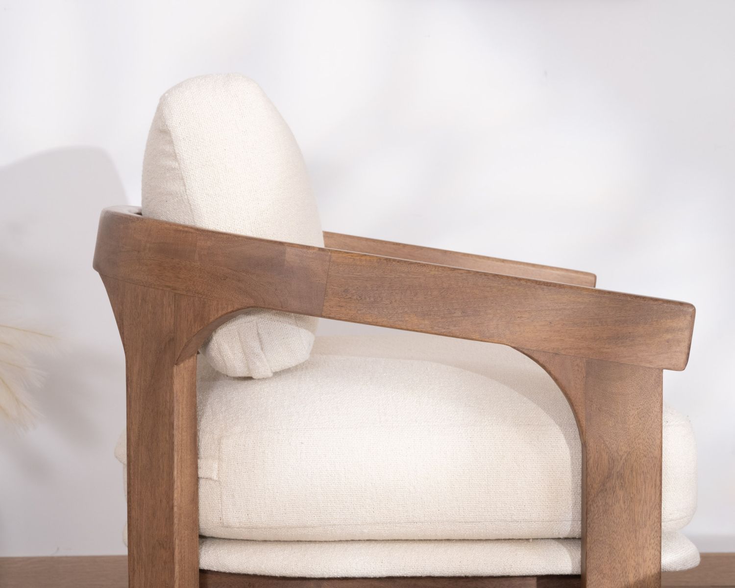 Sedia occasionale di design scandinavo "Archéa" in spugna ecrù