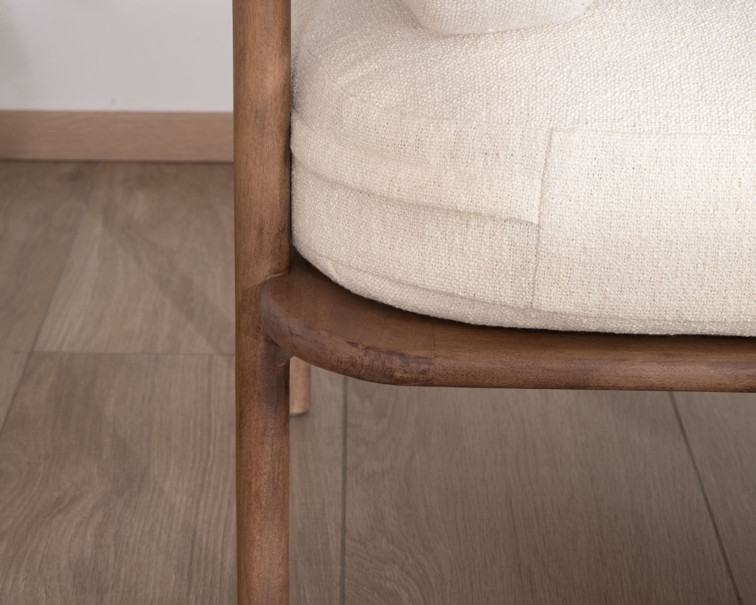 Sedia occasionale in stile retrò "Pio" in spugna ecrù